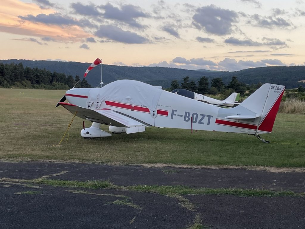 Robin DR220A F-BOZT