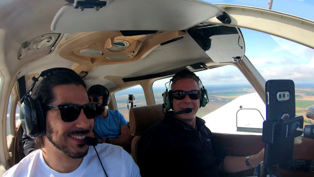 Captain Fred & Hakim en copilote ! Et les 2 passagers clandestins derrière (Guillaume & Thierry)