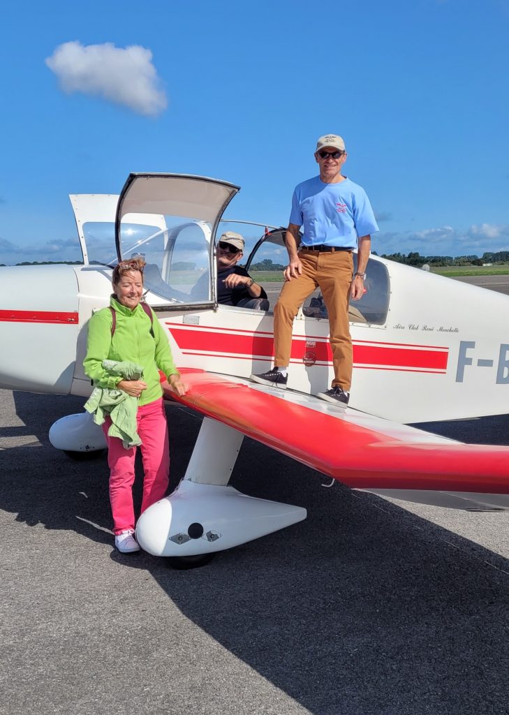 Babeth, Gilles et Philippe arrivés à Calais sous le vent